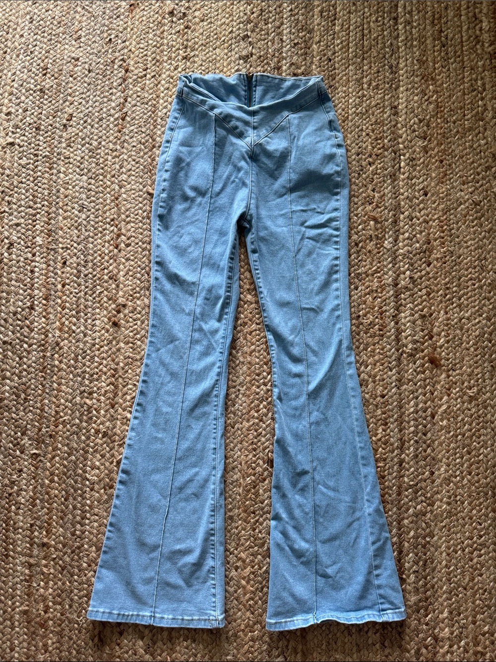 SHEIN Light Blue V-Waist Flare Jeans